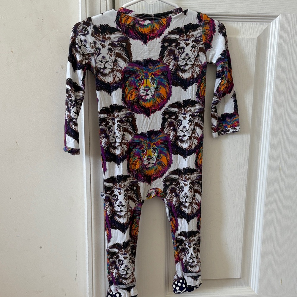 Bums & Roses Bamboo Lion Sleeper - Picture 8 of 8